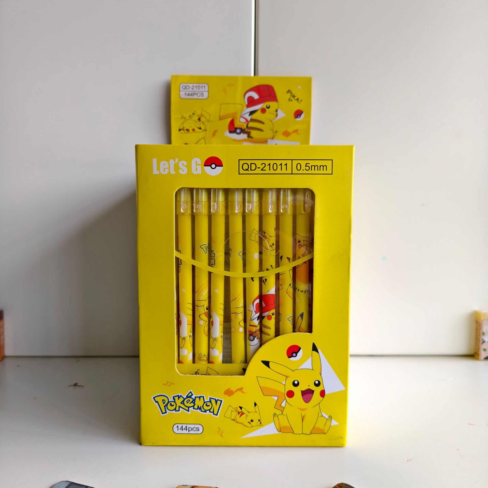 Office Supply Office Stationery Items - 12本入りポケモンピカチュウ消せるゲルペンセット、0.5mmのかわいいアニメ学校事務用品、子供、学生、誕生日プレゼントに